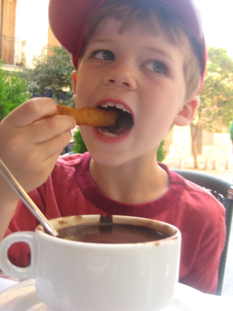 Eero dipping chocolate