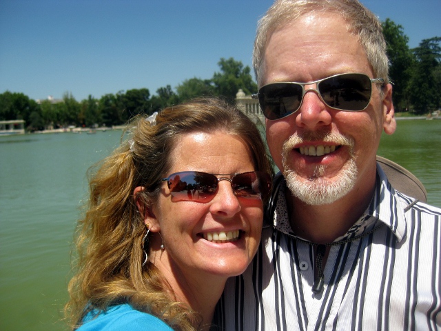 Alison and Vernon at Parque del Retiro