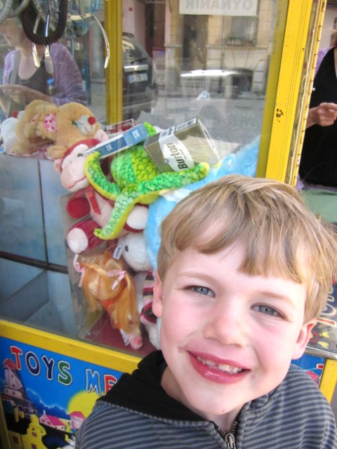 toys and cigarettes machine