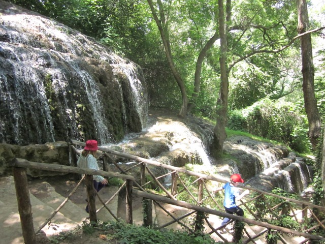 Cielo and Eero on some wet stairs